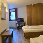 Guest house 