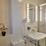 Guest house 