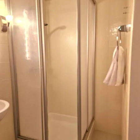 Guest house 